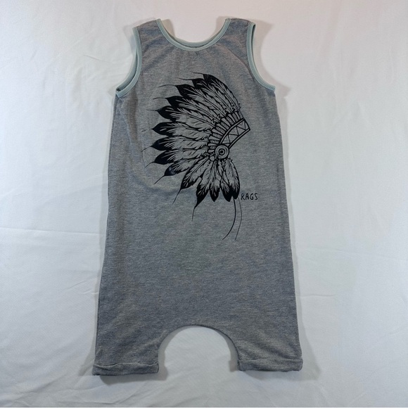 Rags to Raches Gray Sleeveless Romper with Feather Print Size 2T - Picture 1 of 6